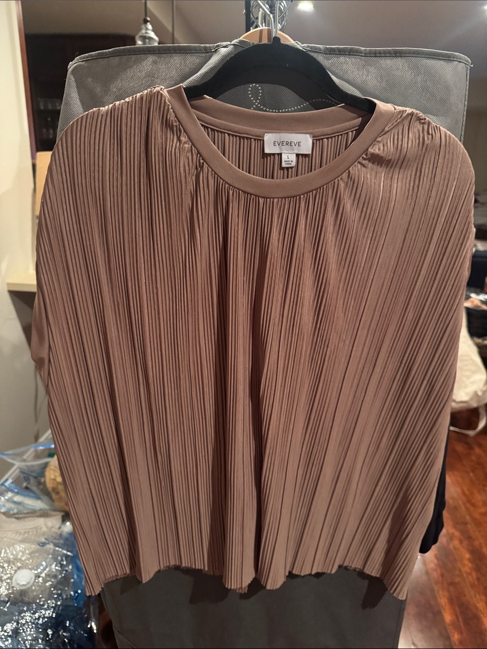 Evereve Pleated Mauve Round-Neck Blouse